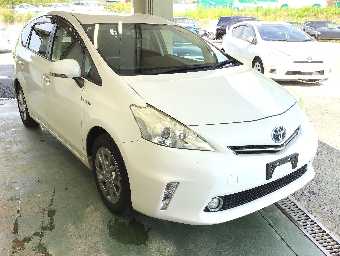 TOYOTA PRIUS ALPHA 2014 Image 3