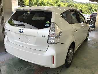 TOYOTA PRIUS ALPHA 2014 Image 4