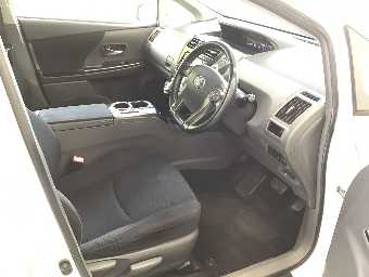 TOYOTA PRIUS ALPHA 2014 Image 5