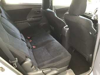 TOYOTA PRIUS ALPHA 2014 Image 6