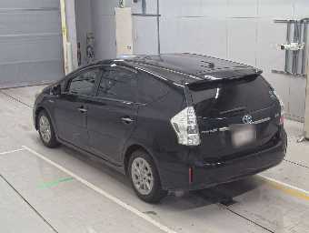 TOYOTA PRIUS ALPHA 2014 Image 6