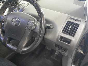 TOYOTA PRIUS ALPHA 2014 Image 7