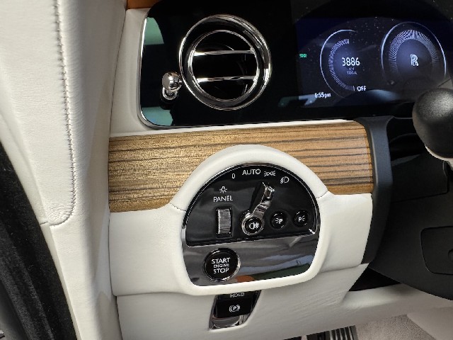 ROLLS ROYCE SPECTRE 2024 Image 47