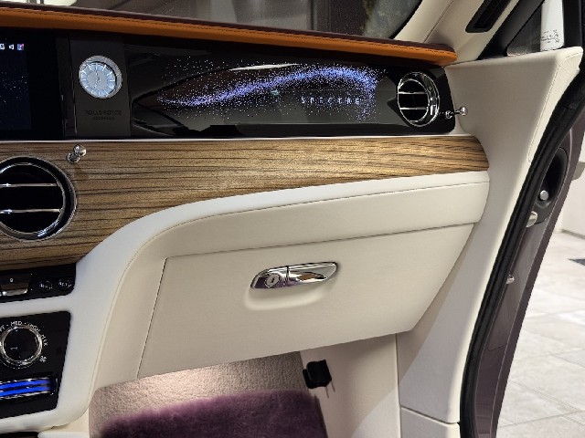 ROLLS ROYCE SPECTRE 2024 Image 53