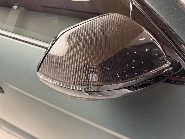 LAMBORGHINI URUS 2025 Image 23