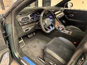 LAMBORGHINI URUS 2025 Image 21