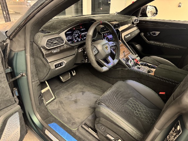 LAMBORGHINI URUS 2025 Image 27