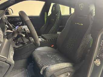 LAMBORGHINI URUS 2025 Image 23