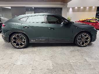LAMBORGHINI URUS 2025 Image 4