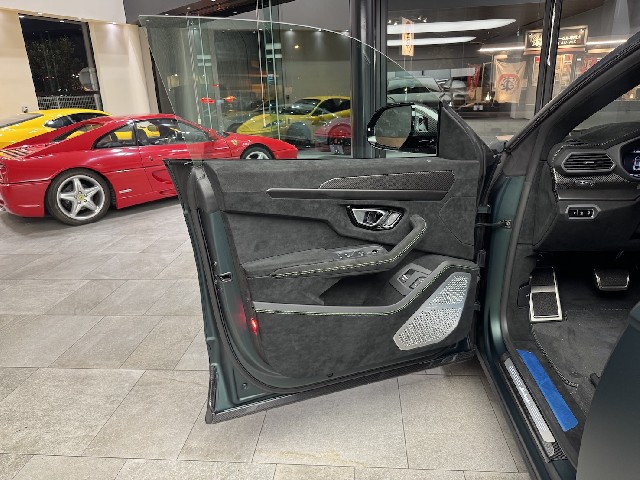 LAMBORGHINI URUS 2025 Image 31