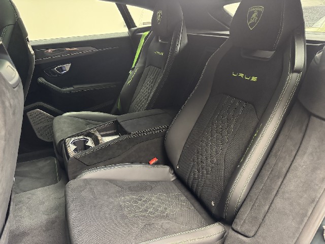 LAMBORGHINI URUS 2025 Image 34