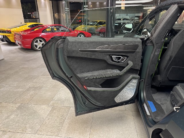 LAMBORGHINI URUS 2025 Image 35