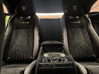 LAMBORGHINI URUS 2025 Image 37