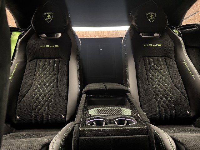 LAMBORGHINI URUS 2025 Image 43