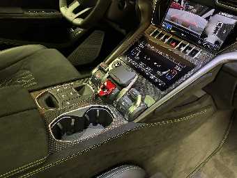 LAMBORGHINI URUS 2025 Image 42