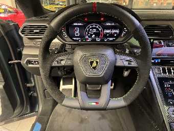 LAMBORGHINI URUS 2025 Image 44