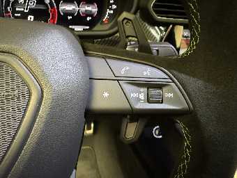 LAMBORGHINI URUS 2025 Image 45