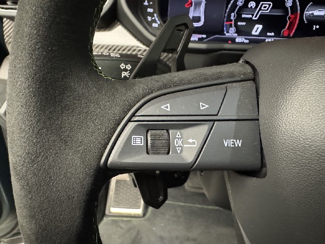 LAMBORGHINI URUS 2025 Image 52