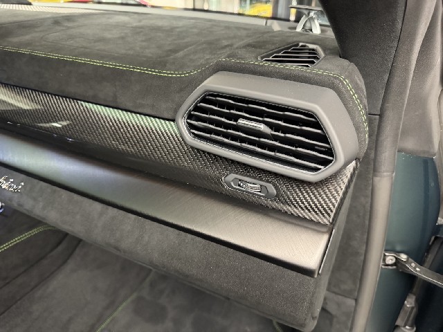 LAMBORGHINI URUS 2025 Image 53