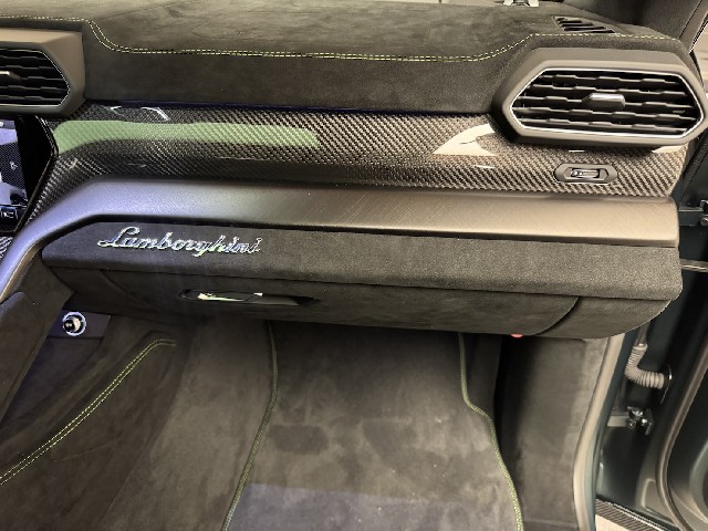 LAMBORGHINI URUS 2025 Image 54