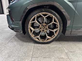 LAMBORGHINI URUS 2025 Image 9