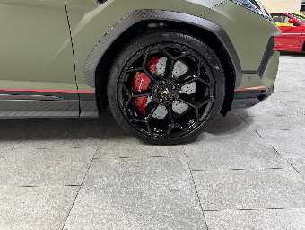 LAMBORGHINI URUS 2025 Image 12