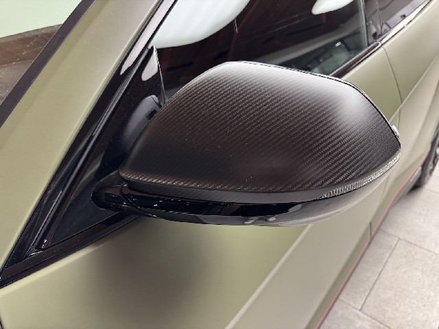 LAMBORGHINI URUS 2025 Image 22