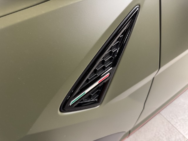 LAMBORGHINI URUS 2025 Image 23