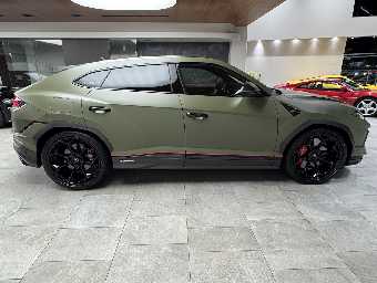 LAMBORGHINI URUS 2025 Image 4