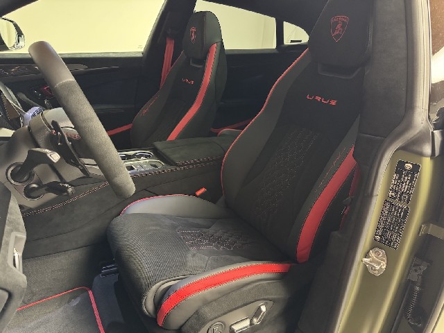 LAMBORGHINI URUS 2025 Image 35