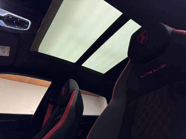 LAMBORGHINI URUS 2025 Image 36