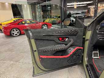 LAMBORGHINI URUS 2025 Image 31