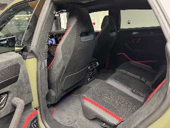 LAMBORGHINI URUS 2025 Image 32