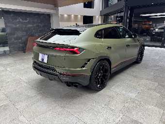LAMBORGHINI URUS 2025 Image 5