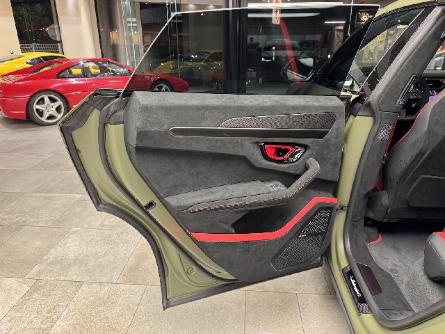 LAMBORGHINI URUS 2025 Image 41