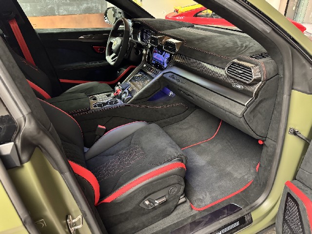 LAMBORGHINI URUS 2025 Image 42