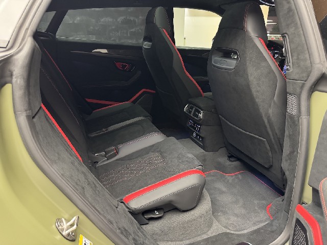 LAMBORGHINI URUS 2025 Image 46