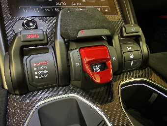 LAMBORGHINI URUS 2025 Image 51