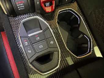 LAMBORGHINI URUS 2025 Image 52