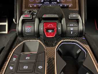 LAMBORGHINI URUS 2025 Image 53