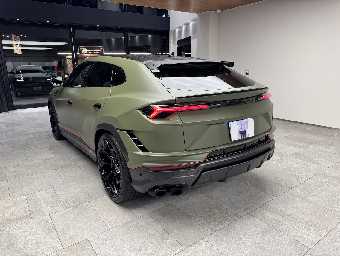 LAMBORGHINI URUS 2025 Image 7