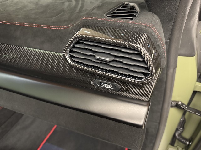 LAMBORGHINI URUS 2025 Image 68