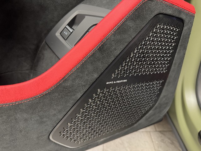 LAMBORGHINI URUS 2025 Image 69