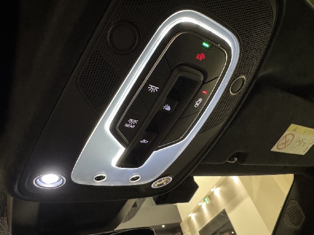 LAMBORGHINI URUS 2025 Image 71