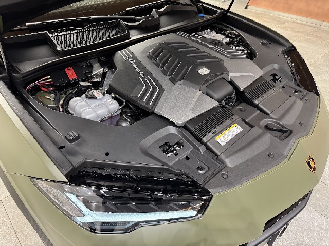 LAMBORGHINI URUS 2025 Image 75