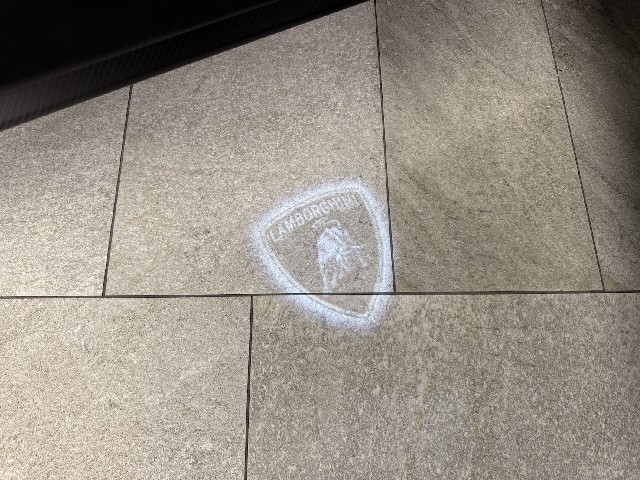 LAMBORGHINI URUS 2025 Image 77