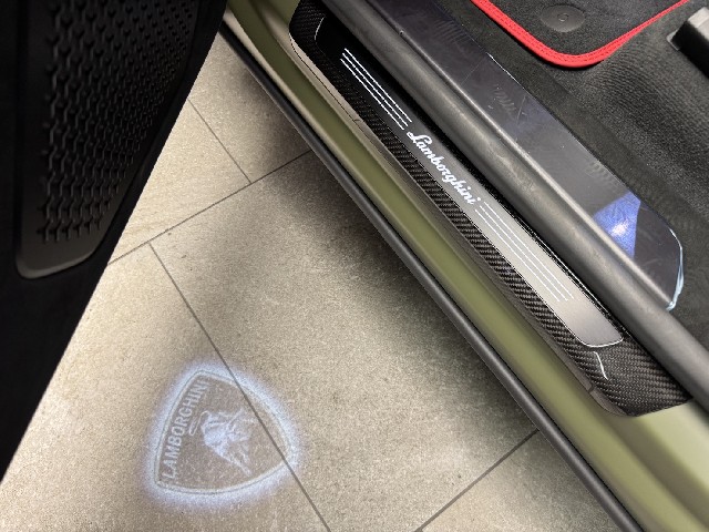 LAMBORGHINI URUS 2025 Image 78