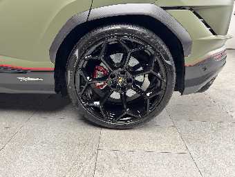 LAMBORGHINI URUS 2025 Image 10