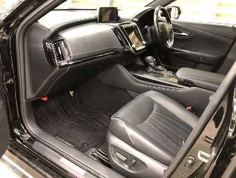 TOYOTA CROWN HYBRID 2018 Image 8