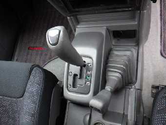 MITSUBISHI PAJERO 1998 Image 11